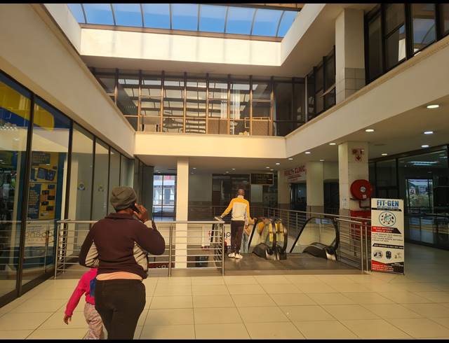 573M² RETAIL TO LET IN HALFWAY HOUSE
